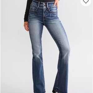 Fit No. 35 Boot Stretch Jean
BUCKLE BLACK